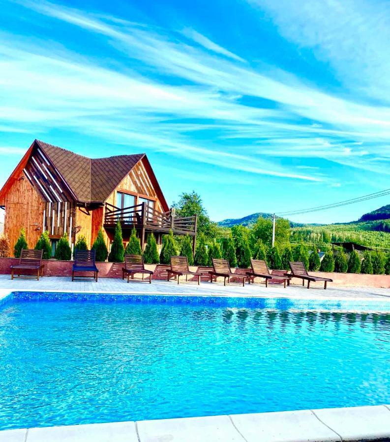 Four Seasons In Carpathians Hotel Myhove Eksteriør billede