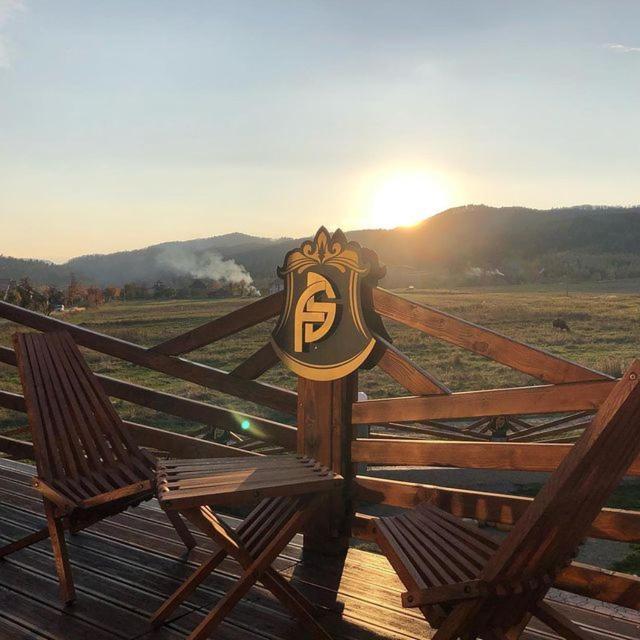 Four Seasons In Carpathians Hotel Myhove Eksteriør billede